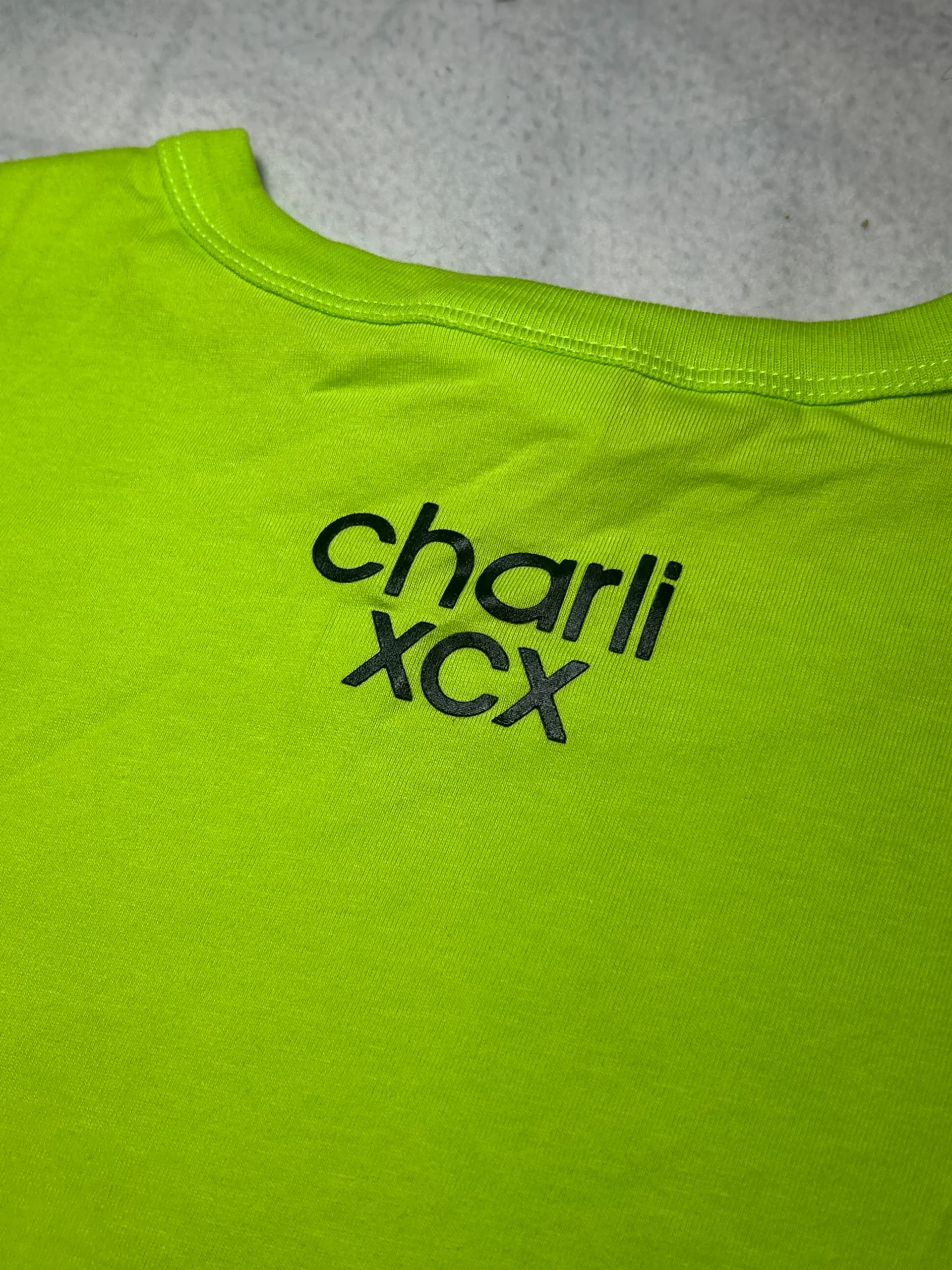 Camiseta brat - charli xcx de Bershka - Imagen 7