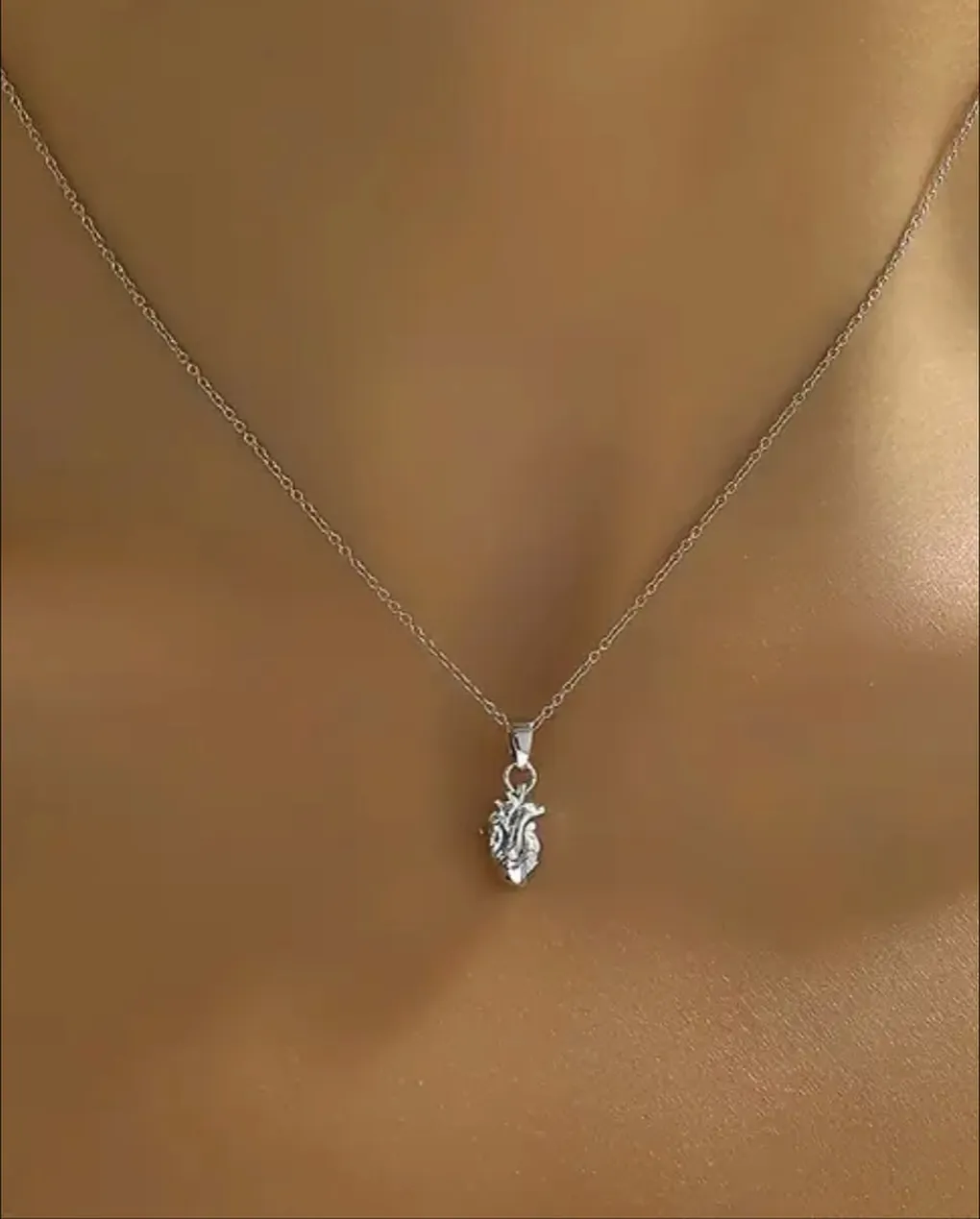 Collar de corazón anatómico Billie Eilish - Imagen 3
