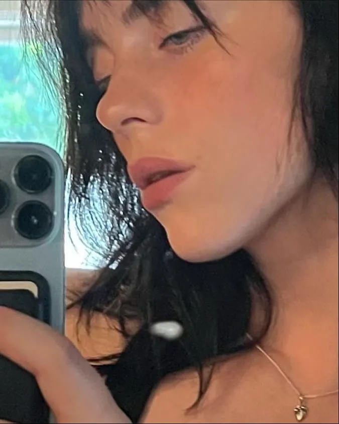 Collar de corazón anatómico Billie Eilish - Imagen 7