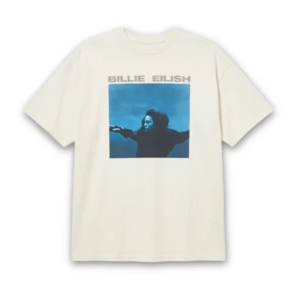 Camiseta color blanco de corte holgado oversize co estampado del álbum HIT ME HARD AND SOFT de Billie Eilish, marca Target